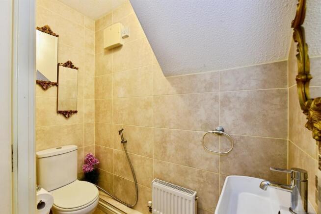 4 bed Detached for sale Image 7