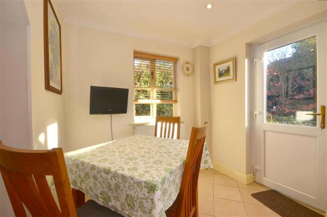 Kitchen/ Breakfast Room