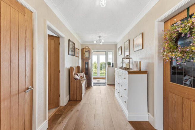 3 bed Bungalow for sale Image 4
