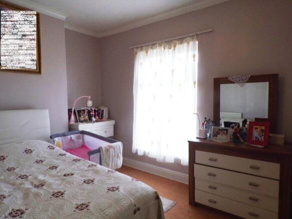 2 bed Terraced to rent Image 9