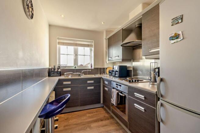 2 bed Flat for sale Image 7