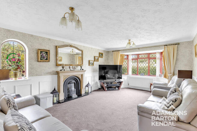 Whitfield Drive, Milnrow, OL16 photo 4