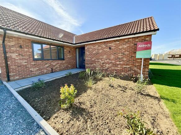 garden to front entrance