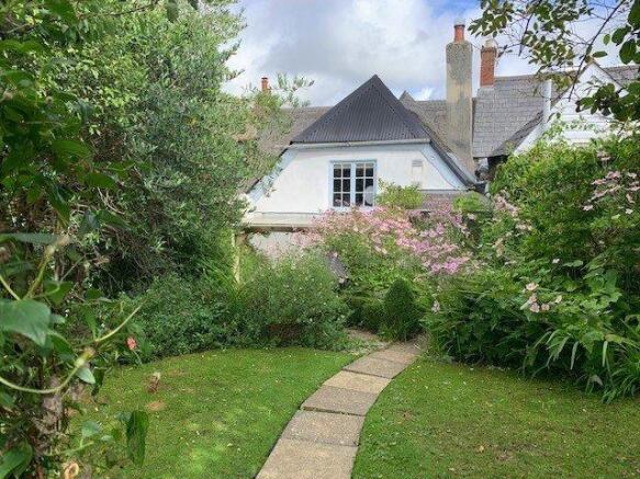 5-badgers-rear-house