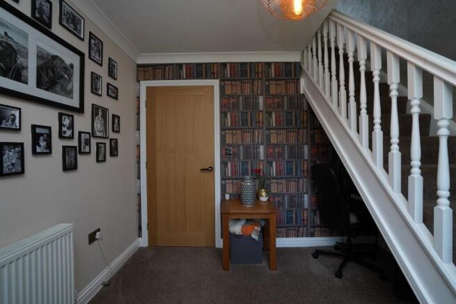 3 bed Semi-Detached for sale Image 11