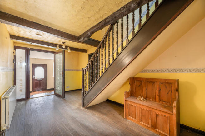 5 bed Detached for sale Image 7