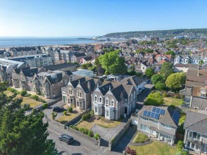 Clarence Road North, Weston super Mare - 3 BEDS + PARKING