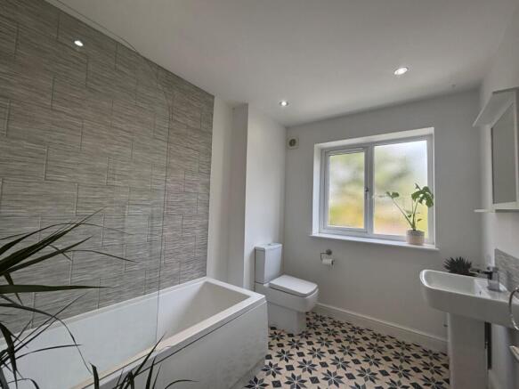 4 bed Terraced for sale Image 10