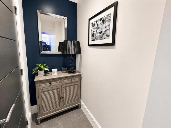 4 bed House for sale Image 12