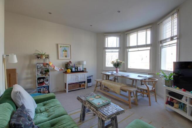 Living room 4