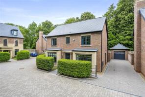 2, Broadstone Close, Macclesfield SK10 4YY