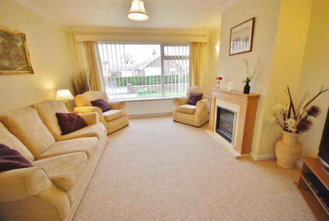 LOUNGE: