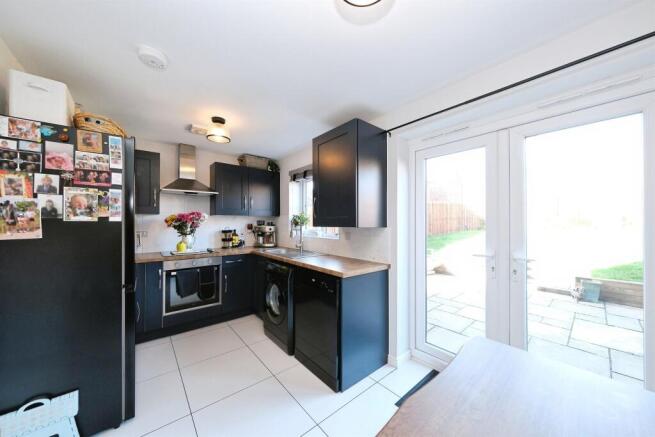 Rosewood Avenue, Bolsover, Chesterfield photo 4