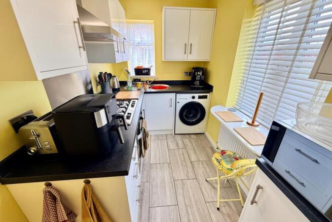 Woodside Road, Worthing, West Sussex, BN14 7HQ - View 4