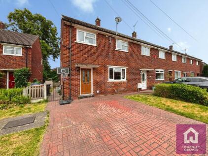 Narbonne Avenue, Eccles, M30