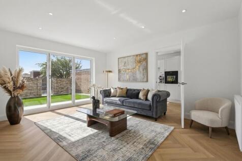 Pitcairn Close, Romford, RM7