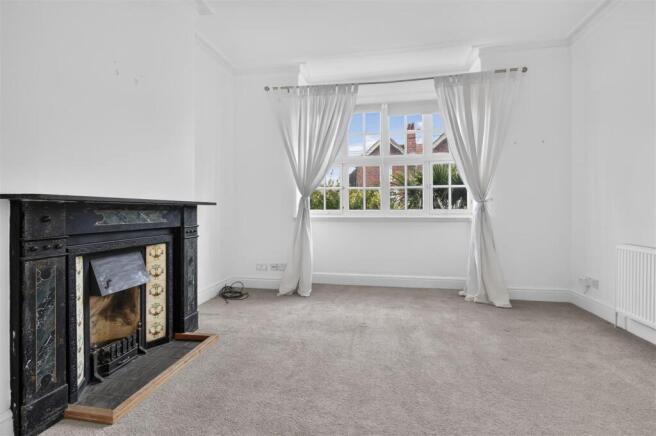2 bed Apartment for sale Image 4