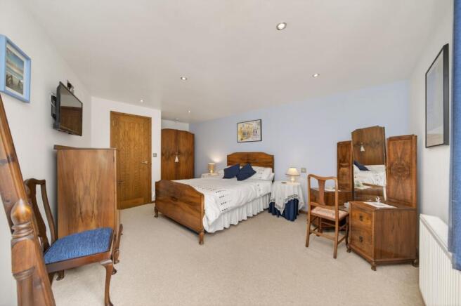 2 bed Cottage for sale Image 10