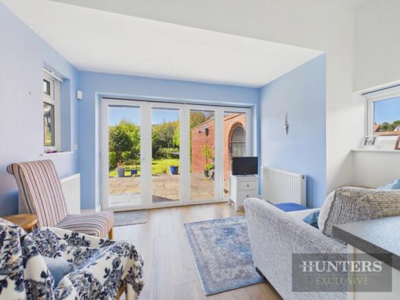 5 bed Semi-Detached for sale Image 7