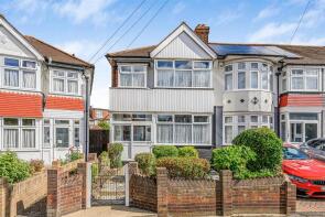152, Cherrydown Avenue, London E4 8DZ