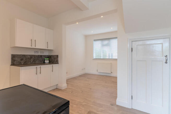5 Egerton Square-...