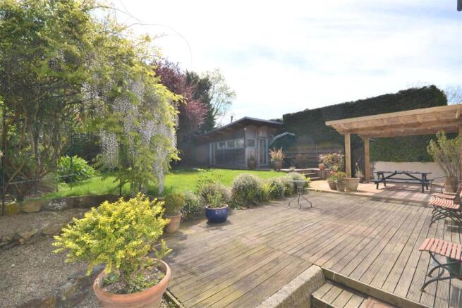 Decking and garden.JPG