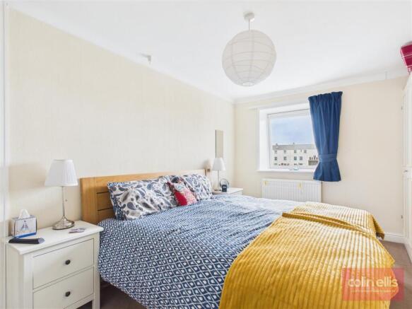 2 bed Flat for sale Image 11