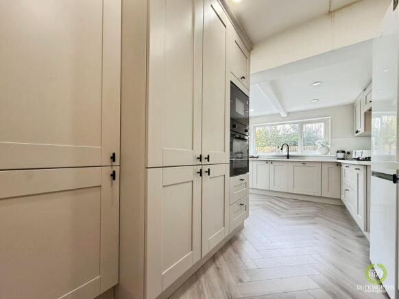 3 bed Semi-Detached for sale Image 10