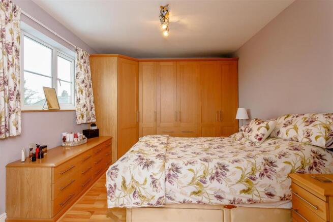 8377151-interior06.jpg