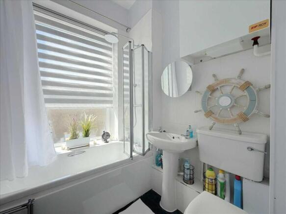 1 bed Flat for sale Image 11