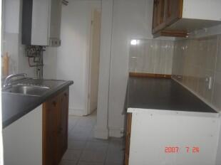 FITTED KITCHEN