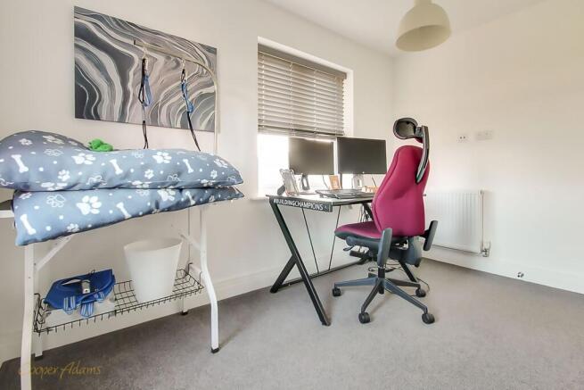 Bedroom/study