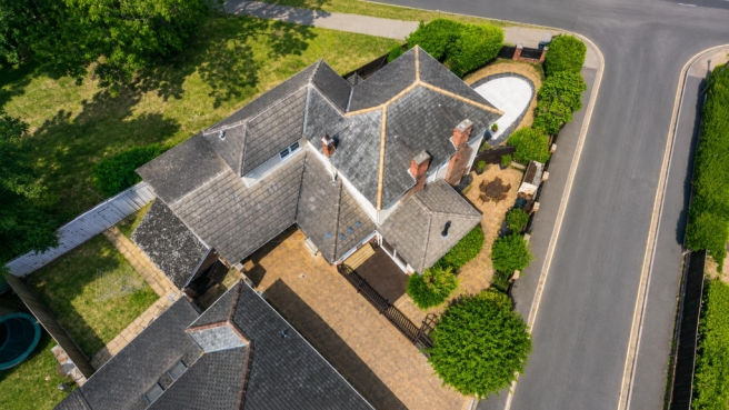 4 bed Detached for sale Image 4
