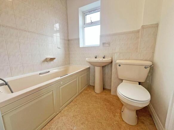 Bathroom.jpg