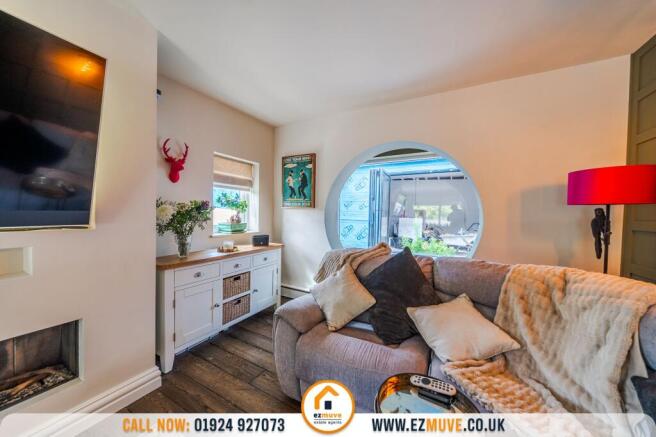 5 bed Detached for sale Image 8