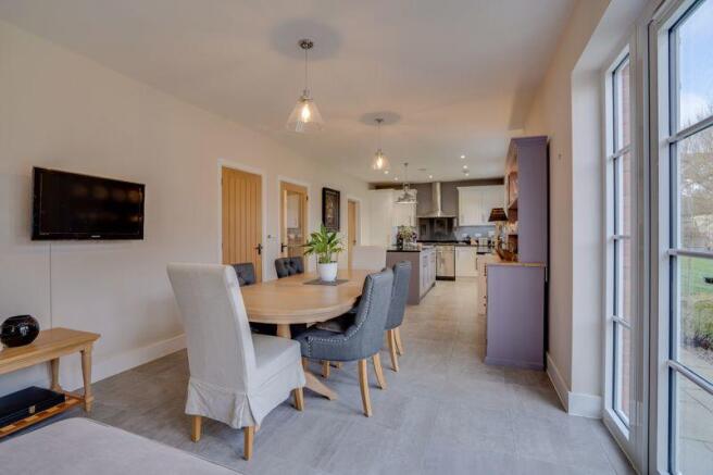 Kitchen / Dining Room