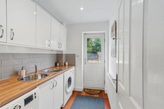 3 bed Town House for sale Image 4