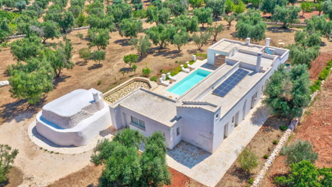 008-drone-villa-puspo-carovigno-alto-salento-puglia-raro-villas-1920