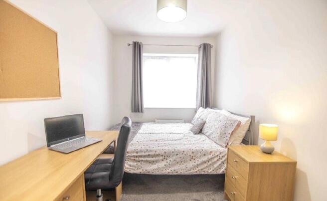 5 bed Semi-Detached for sale Image 4