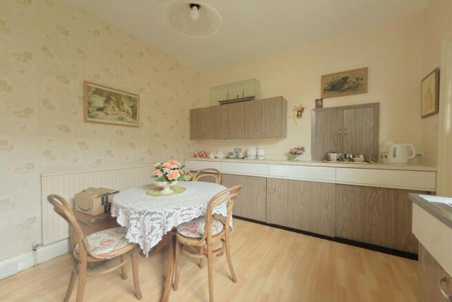 4 bed Detached for sale Image 12