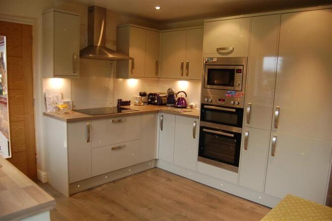 Kitchen Diner 2