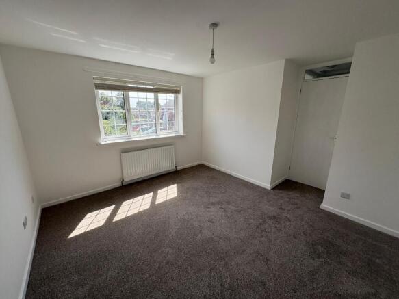 3 bed Semi-Detached to rent Image 5