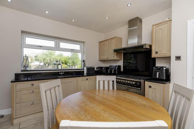 2 bed Semi-Detached Bungalow for sale Image 7