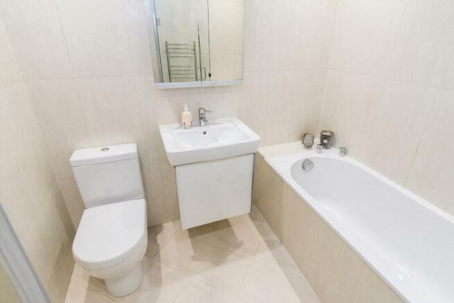 Master Bedroom En-Suite