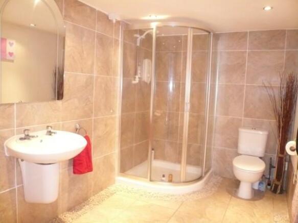 Pool Shower Room