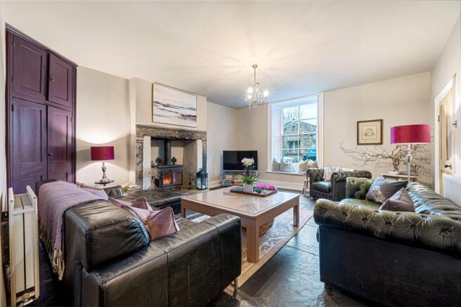 5 bed Semi-Detached for sale Image 4