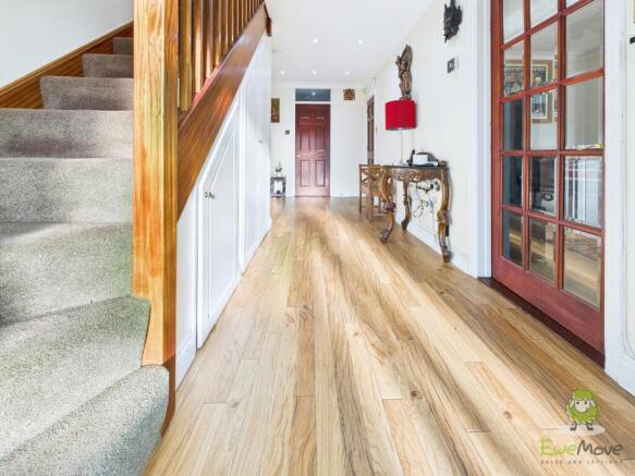 CAM01543G0-PR0169-STILL019