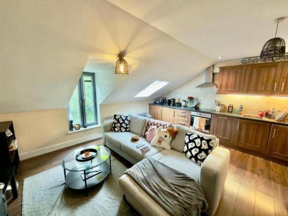 Lounge/ Kitchen