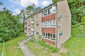 25, Gladeside Court, Succombs Hill, Warlingham CR6 9JG
