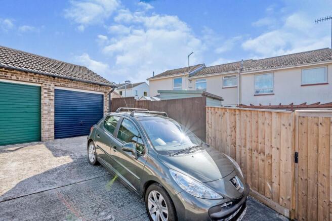 Garage/Parking